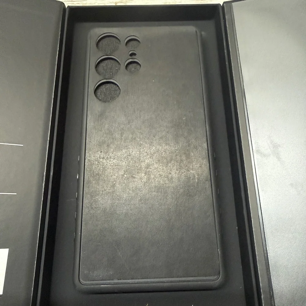 dbrand Grip Case Samsung Galaxy S25 Ultra MagSafe Black Leather Skin